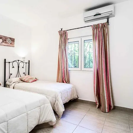 Barclay Villa *